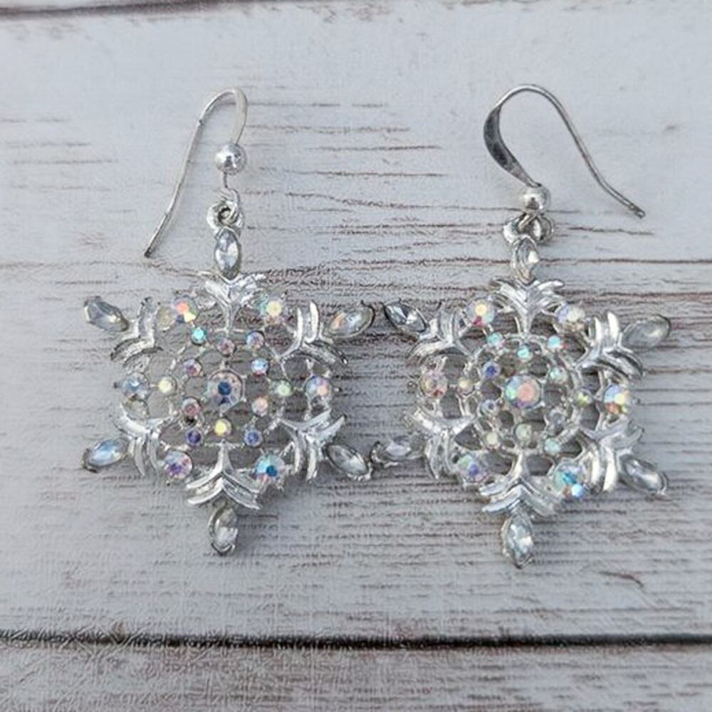 Snowflake Dangle Earrings for Pierced - Heavy Tarnish
